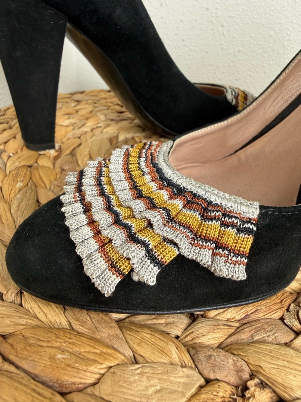 Vtg Missoni Heels Black Suede pumps Iconic Brand Ruffled multicolor accent Shoes - Picture 7 of 9